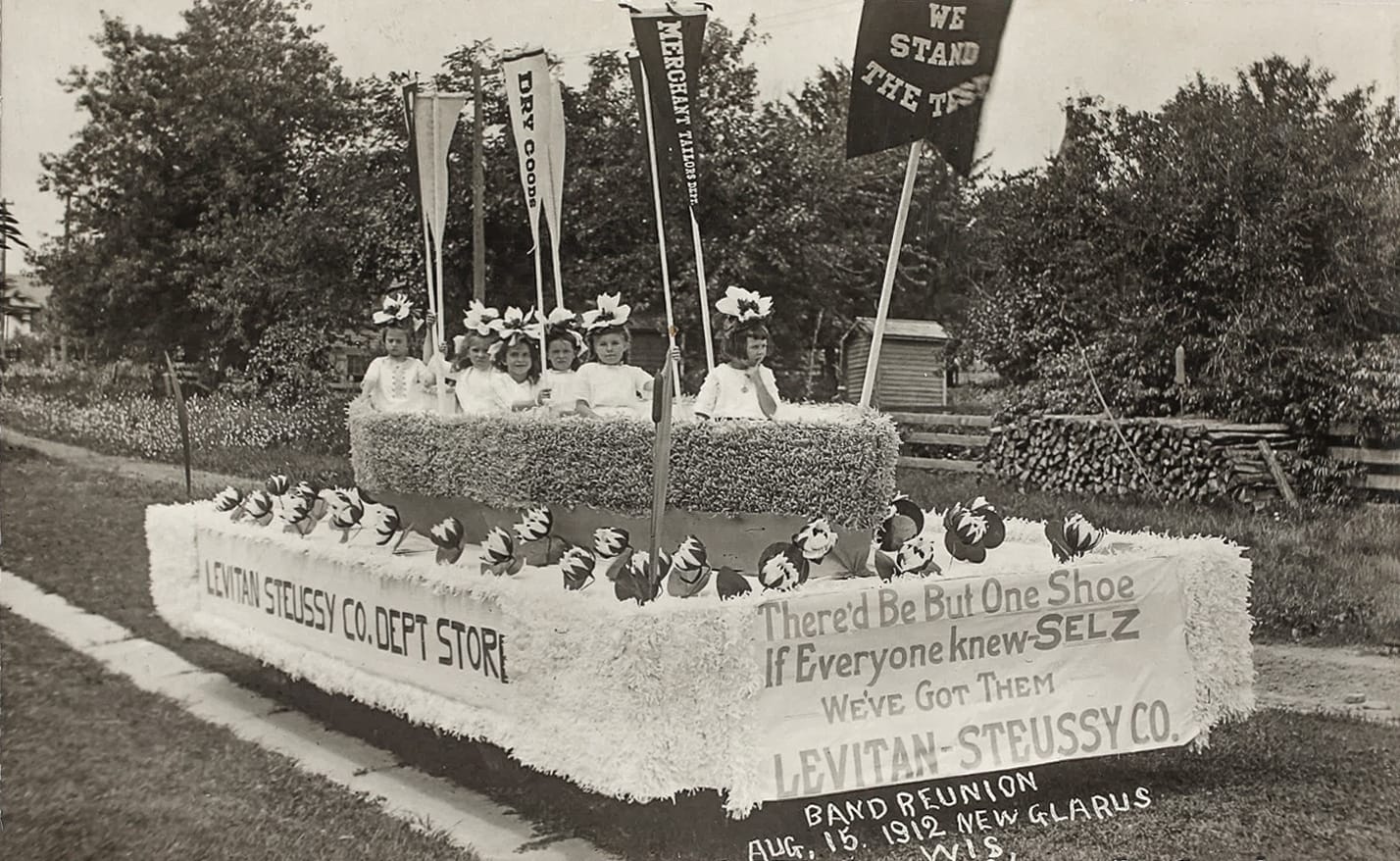 Historic Photo: 1912 Levitan Stuessy Co. Department Store Parade Float