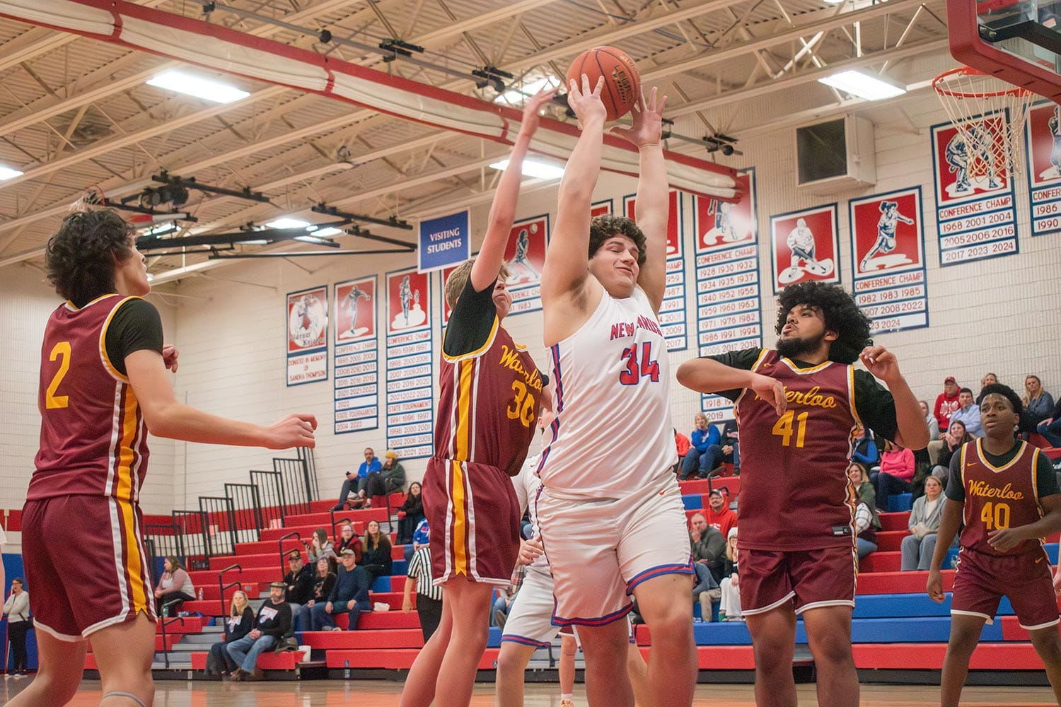 Photo Essay: Glarner Knights Light Up Home Court