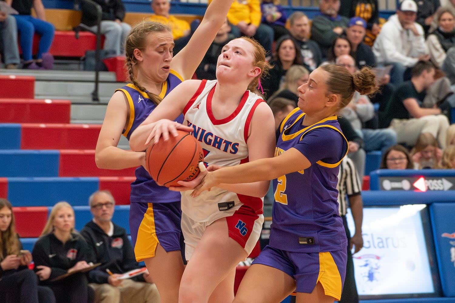 Barneveld Pulls Away Early, Hands Glarner Knights Nonconference Loss